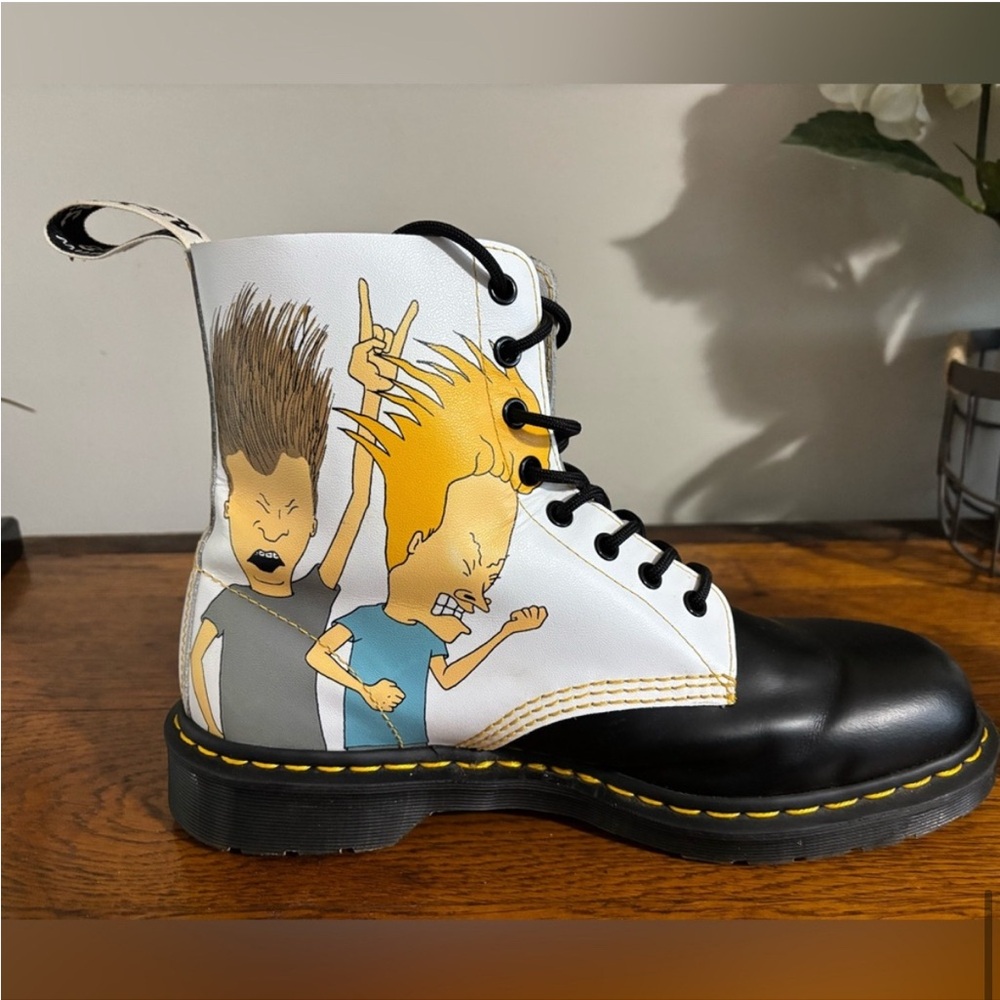 Dr. Martens PASCAL Beavis and Butthead leather boots with artwork Mike Judge 11 - Picture 11 of 14